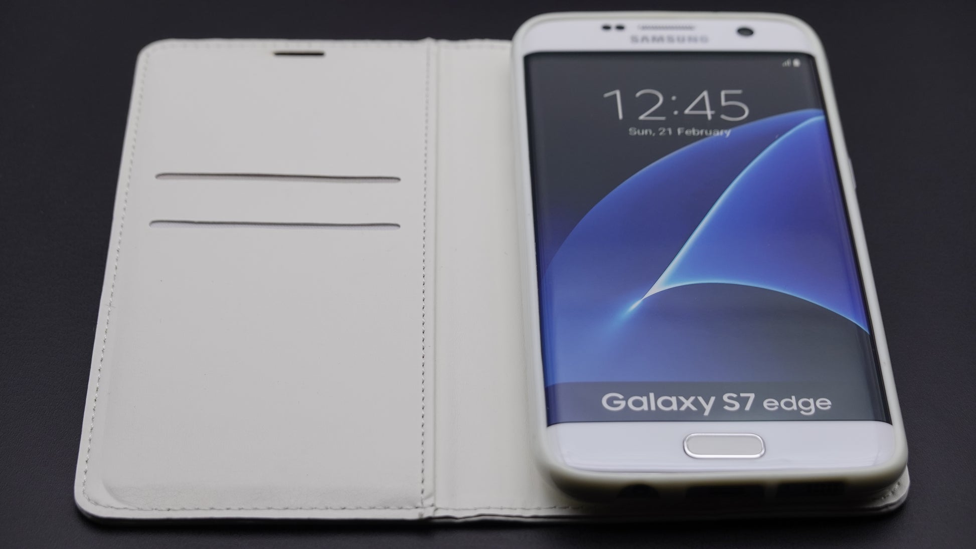 Samsung Galaxy S7 Edge Handyhülle Klapphülle Weiß 210437 www.handyhuellen4you.de